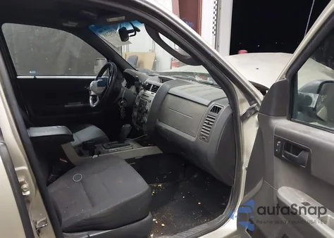 2011 Ford Escape Xlt from USA, damaged, VIN 1FMCU9DG0BKB72819